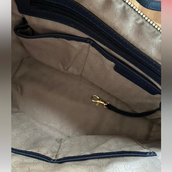 MICHAEL Michael Kors Large Leather Bag.  Jet Set Bag includes matching wallet - Picture 6 of 12